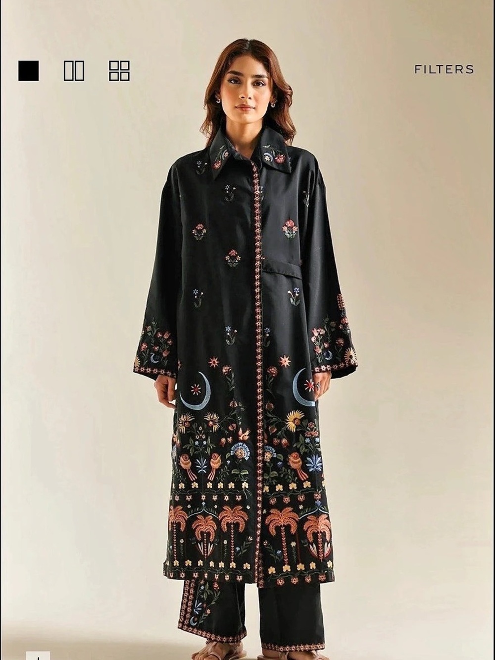 Ethnc Women's Black Floral Embroidered Tunic Set